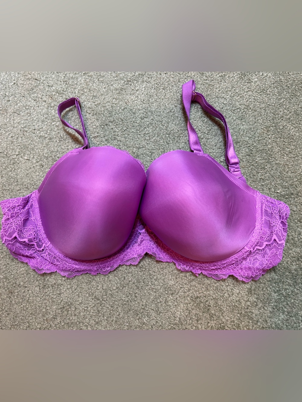 Victoria's Secret Dream Angels Full Coverage Lined Lace Bra-38DD Purple